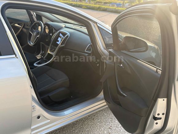 İLK SAHİBİNDEN ASTRA J SPORT 1.6 CDTI 136 HP AĞIR HASARSIZ