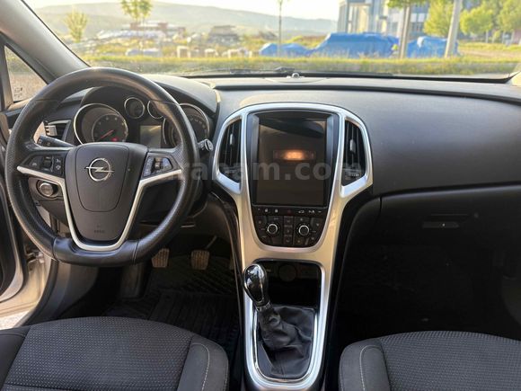 İLK SAHİBİNDEN ASTRA J SPORT 1.6 CDTI 136 HP AĞIR HASARSIZ