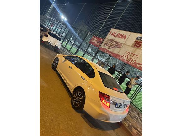 Sahibinden Honda Civic 1.6i VTEC Executive 2015 Model 