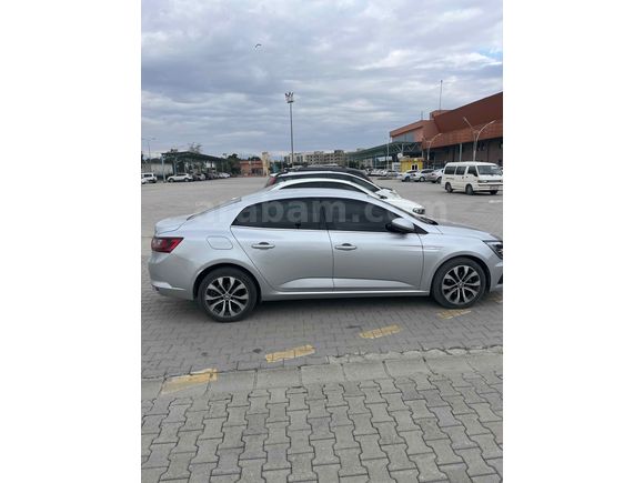 Sahibinden Renault Megane 1.3 TCe Icon 2023 Model 