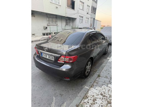 Sahibinden Toyota Corolla 1.4 D-4D Elegant 2011 Model  207000 km Füme
