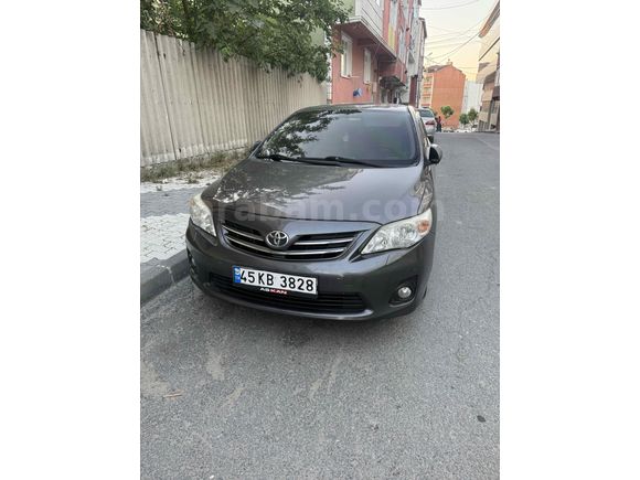 Sahibinden Toyota Corolla 1.4 D-4D Elegant 2011 Model  207000 km Füme