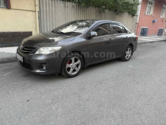 Sahibinden Toyota Corolla 1.4 D-4D Elegant 2011 Model  207000 km Füme