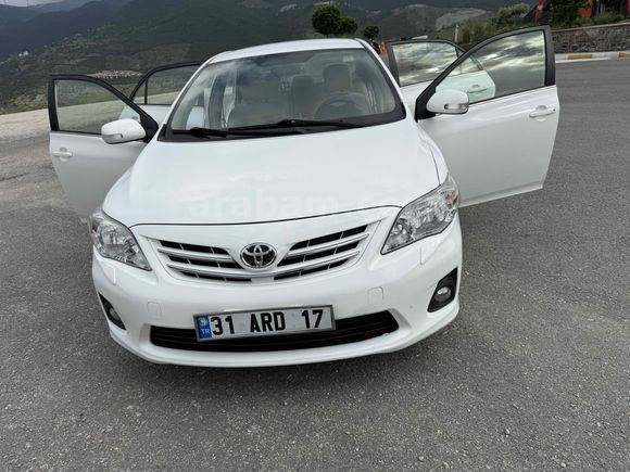 Sahibinden Toyota Corolla 1.4 D-4D Comfort Extra 2013 Model  104.000 km Beyaz