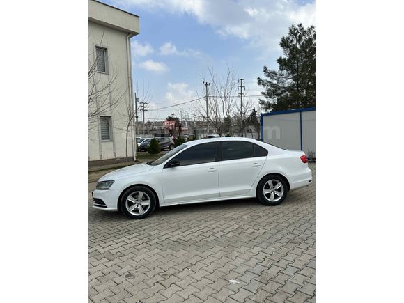 Sahibinden Volkswagen Jetta 1.6 TDi Trendline 2015 Model  270.000 km Beyaz