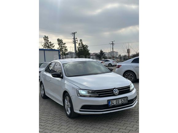 Sahibinden Volkswagen Jetta 1.6 TDi Trendline 2015 Model  270.000 km Beyaz