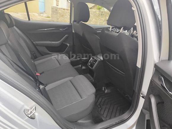 2023 MODEL SKODA OCTAVİA  1.0 E-TECH ELİTE DSG   ARAÇ YETKİLİ SERVİS BAKIMLI