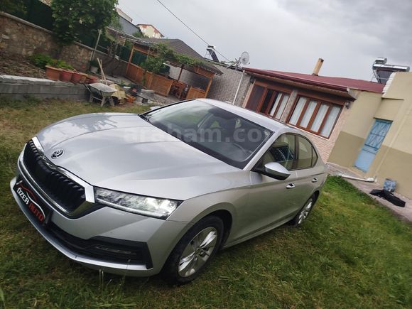 2023 MODEL SKODA OCTAVİA  1.0 E-TECH ELİTE DSG   ARAÇ YETKİLİ SERVİS BAKIMLI