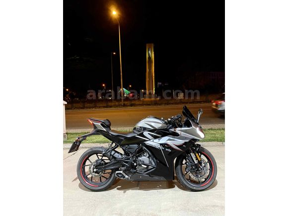 Memurdan CFmoto 250SR Motosiklet 4900km 
