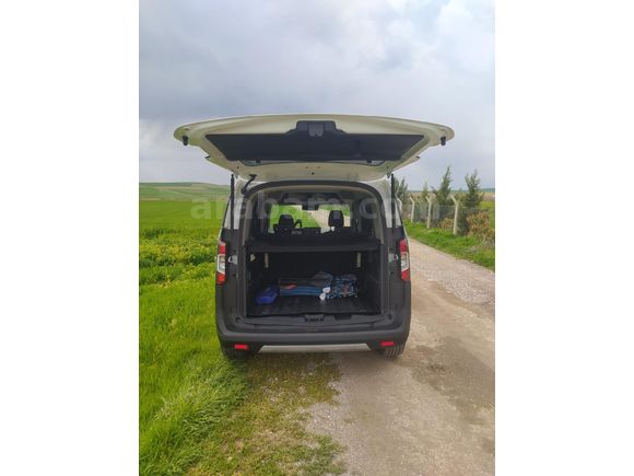 Sahibinden Ford Tourneo Courier 1.0 EcoBoost Active 2024 Model