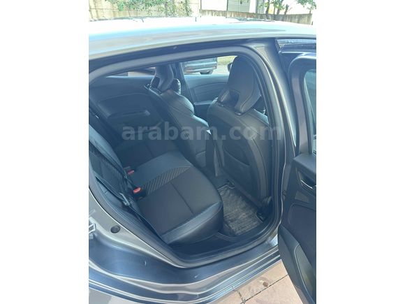 Sahibinden Renault Clio 1.0 TCe Techno Esprit Alpine 2023 Model Kocaeli 38100 km Mineral Gri