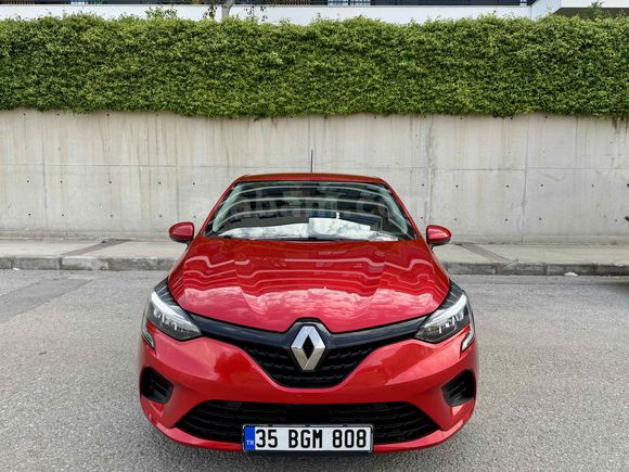 10 BİN KM’DE Renault Clio 1.0 TCe Joy 2022 Model İzmir