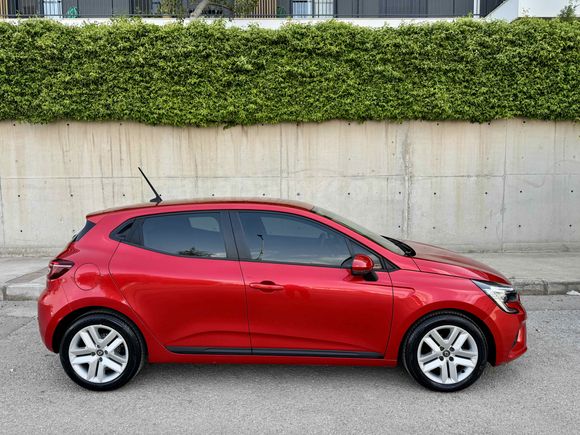 10 BİN KM’DE Renault Clio 1.0 TCe Joy 2022 Model İzmir