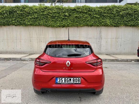RENAULT CLİO 10 BİN KM'DE OTOMATİK/ TESLA EKRAN/LED FAR/S&S