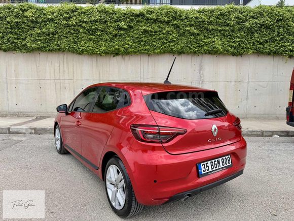 RENAULT CLİO 10 BİN KM'DE OTOMATİK/ TESLA EKRAN/LED FAR/S&S