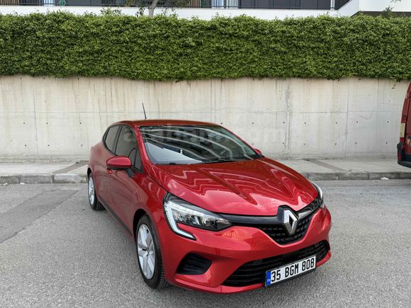 10 BİN KM’DE Renault Clio 1.0 TCe Joy 2022 Model İzmir
