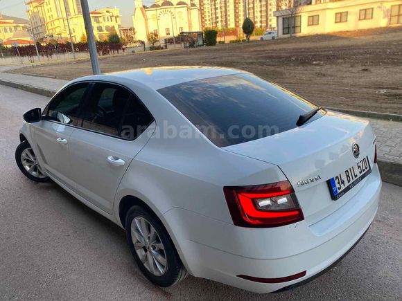 -KETEN- 2019 SKODA OCTAVİA 1.6 TDI STYLE DSG BOYASIZ KAZASIZ MAKYAJLI KASA