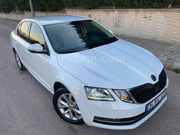 -KETEN- 2019 SKODA OCTAVİA 1.6 TDI STYLE DSG BOYASIZ KAZASIZ MAKYAJLI KASA