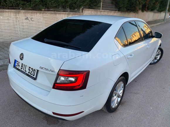-KETEN- 2019 SKODA OCTAVİA 1.6 TDI STYLE DSG BOYASIZ KAZASIZ MAKYAJLI KASA