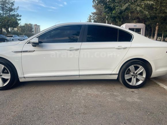 ÖĞRETMENDEN TEMİZ VE MASRAFSIZ AİLE ARACI PASSAT