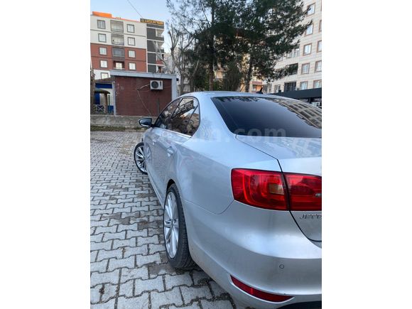 Sahibinden Volkswagen Jetta 1.6 TDi Comfortline 2014 Model Batman 139.000 km Gri (Gümüş)