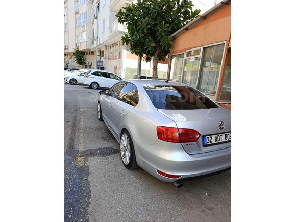 Sahibinden Volkswagen Jetta 1.6 TDi Comfortline 2014 Model Batman 139.000 km Gri (Gümüş)