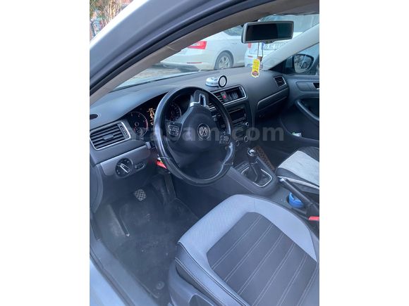 Sahibinden Volkswagen Jetta 1.6 TDi Comfortline 2014 Model Batman 139.000 km Gri (Gümüş)