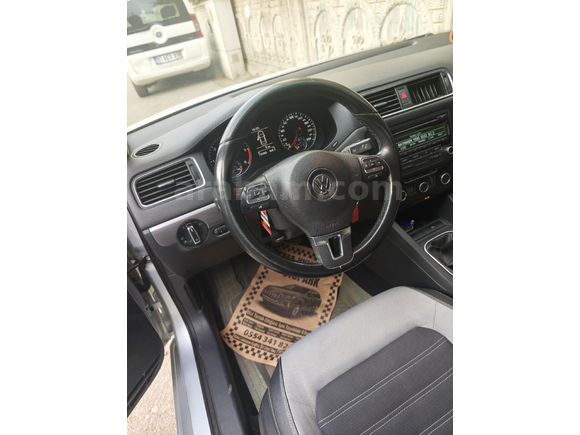 Sahibinden Volkswagen Jetta 1.6 TDi Comfortline 2014 Model Batman 139.000 km Gri (Gümüş)