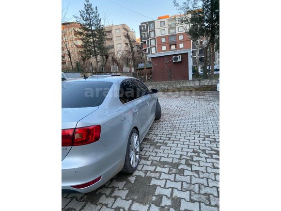 Sahibinden Volkswagen Jetta 1.6 TDi Comfortline 2014 Model Batman 139.000 km Gri (Gümüş)