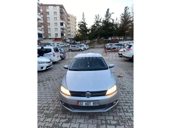 Sahibinden Volkswagen Jetta 1.6 TDi Comfortline 2014 Model Batman 139.000 km Gri (Gümüş)