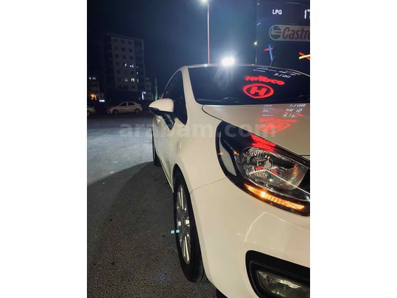 Sahibinden Kia Rio 1.4 CVVT Fancy 2014 Model 