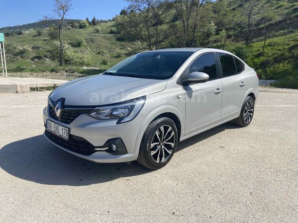 Sahibinden Renault Taliant 1.0 T Touch 2023 Model  60.000 km Gri (Gümüş)