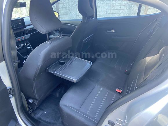 Sahibinden Renault Taliant 1.0 T Touch 2023 Model  60.000 km Gri (Gümüş)