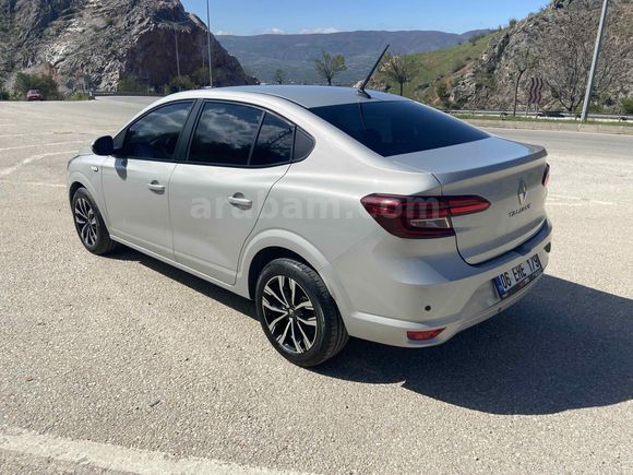 Sahibinden Renault Taliant 1.0 T Touch 2023 Model  60.000 km Gri (Gümüş)