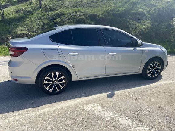 Sahibinden Renault Taliant 1.0 T Touch 2023 Model  60.000 km Gri (Gümüş)