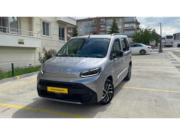 2024 hatasız boyasız tramersiz 10 bin km proace city cam tavan