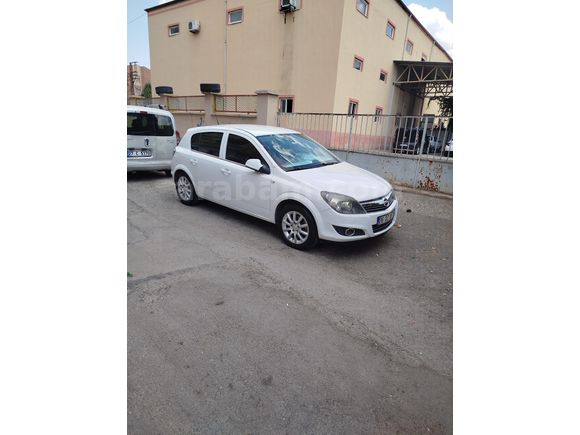 Sahibinden Opel Astra 1.6 Essentia 2013 Model Gaziantep 210.000 km Beyaz