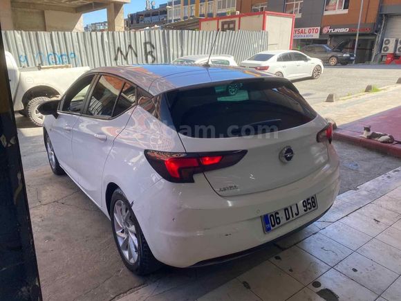 Galeriden Opel Astra 1.5 D Edition 2020 Model İstanbul
