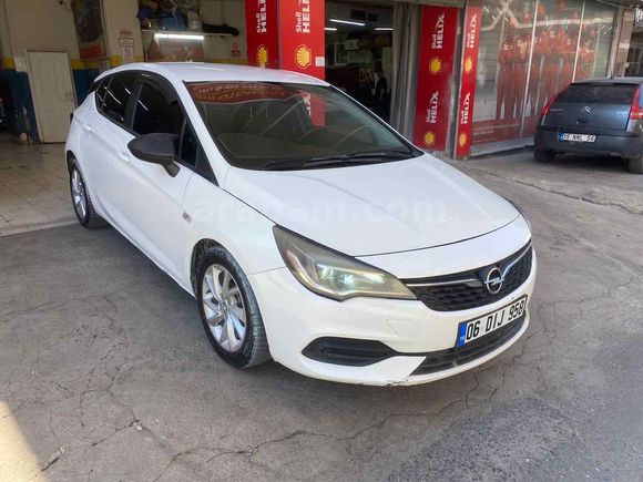 Galeriden Opel Astra 1.5 D Edition 2020 Model İstanbul