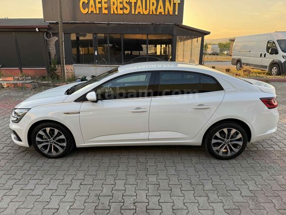2025 RENAULT MEGANE 1.3 TCE ICON İLK SAHİBİ BOYASIZ SIFIR EMSALİ