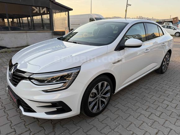 2025 RENAULT MEGANE 1.3 TCE ICON İLK SAHİBİ BOYASIZ SIFIR EMSALİ