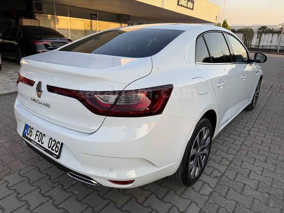 2025 RENAULT MEGANE 1.3 TCE ICON İLK SAHİBİ BOYASIZ SIFIR EMSALİ
