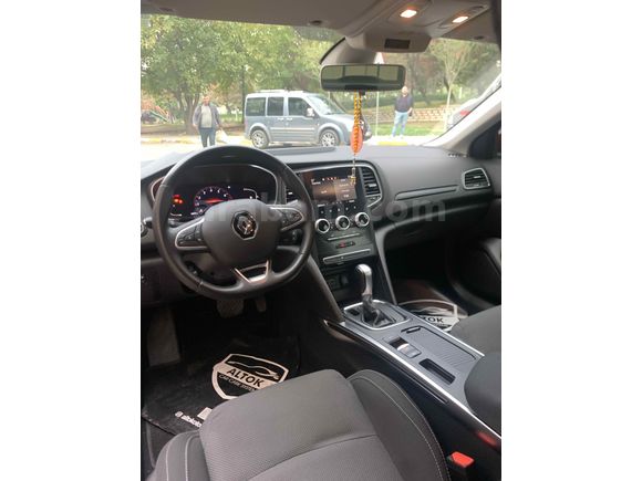 Sahibinden Renault Megane 1.3 TCe Touch 2023 Model 
