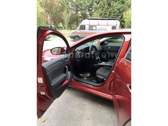 Sahibinden Renault Megane 1.3 TCe Touch 2023 Model 