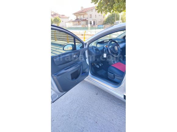 Sahibinden Citroen C4 1.6 HDi SX 2007 Model  210.000 km Gri (Gümüş)