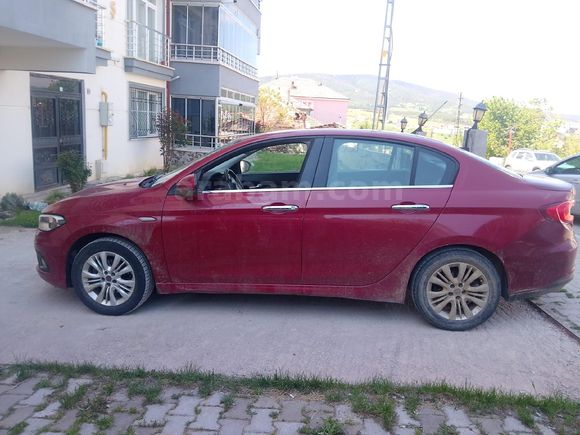 Sahibinden Fiat Egea 1.6 Multijet Lounge 2015 Model  249.000 km Kırmızı