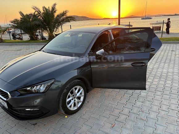 Sahibinden Seat Leon 1.0 eTSI Style Plus 2023 Model 