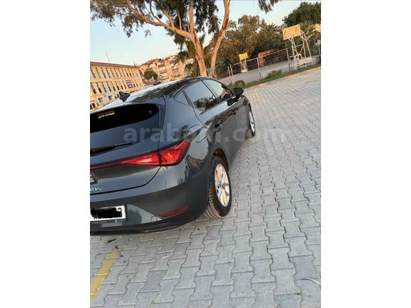 Sahibinden Seat Leon 1.0 eTSI Style Plus 2023 Model 