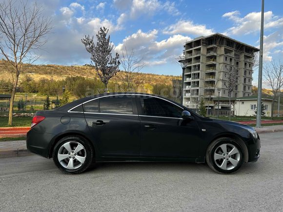 Düşük km Cruze 3. Sahibinden