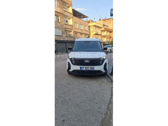 Sahibinden Ford Tourneo Courier 1.5 EcoBlue Titanium 2025 Model  6.000 km Beyaz